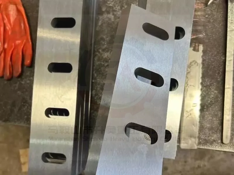 High-performance crusher blades for plastic film recycling applications