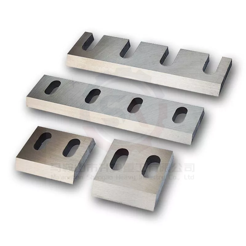 Plastic film recycling blades with detailed edge geometry